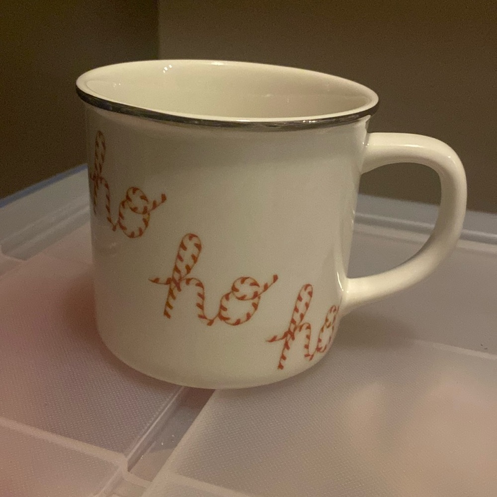 Pottery Barn - Set of 4 Holiday Mugs: “Ho Ho Ho” x 2 and “Oh What Fun” x 2 Mugs